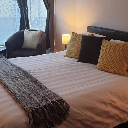 Lockinbar Holiday Apartments Tenby Extérieur photo
