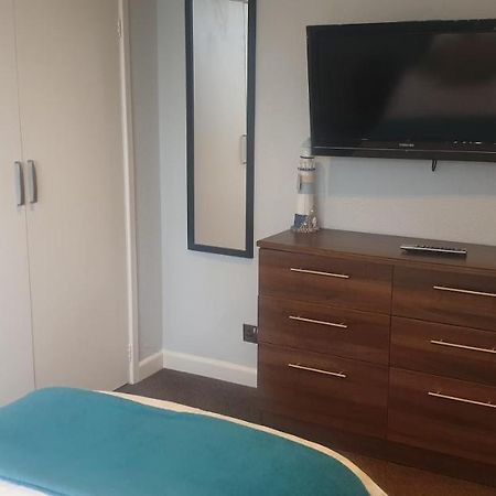 Lockinbar Holiday Apartments Tenby Extérieur photo