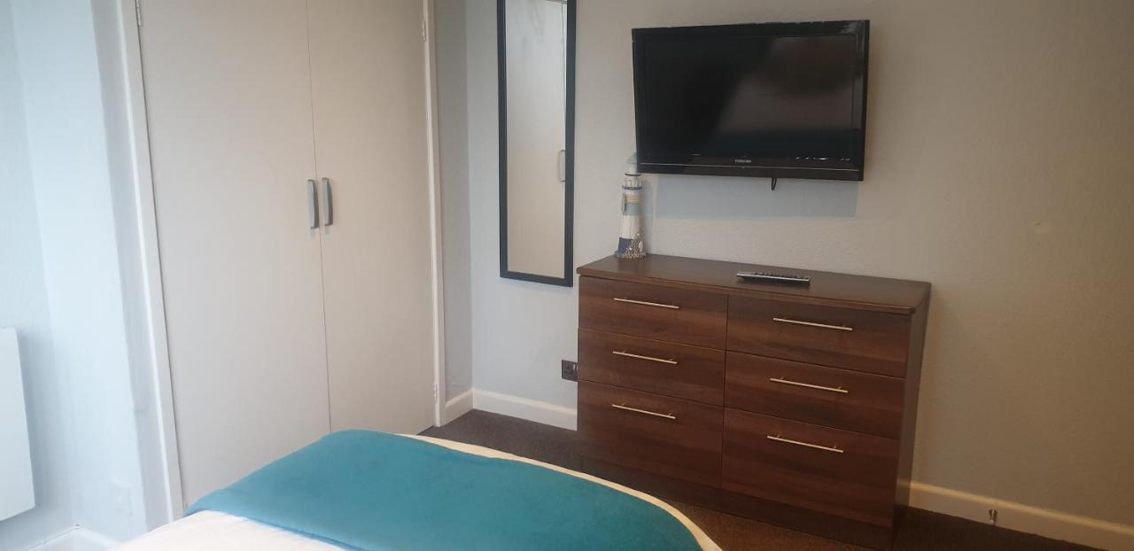 Lockinbar Holiday Apartments Tenby Extérieur photo