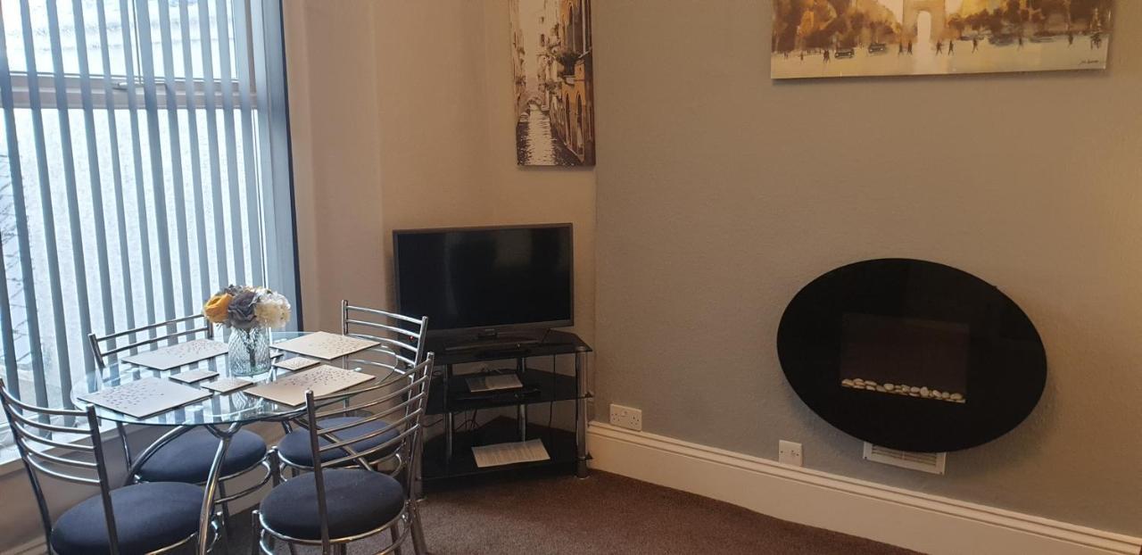 Lockinbar Holiday Apartments Tenby Extérieur photo
