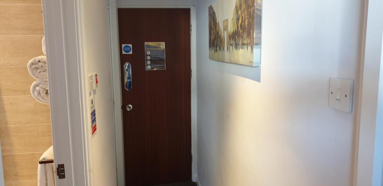 Lockinbar Holiday Apartments Tenby Extérieur photo