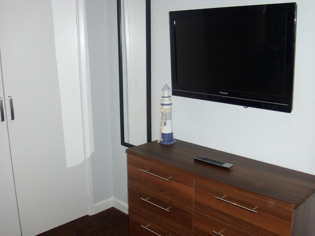 Lockinbar Holiday Apartments Tenby Extérieur photo