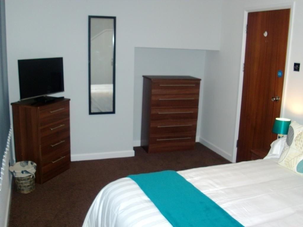 Lockinbar Holiday Apartments Tenby Extérieur photo
