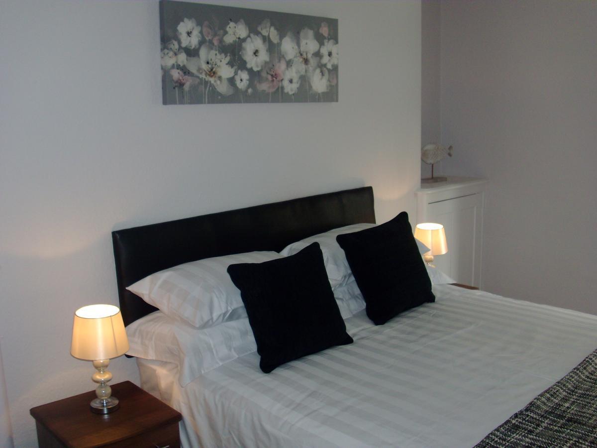 Lockinbar Holiday Apartments Tenby Extérieur photo